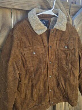 Men’s Medium Brown suede jacket with sherpa lining